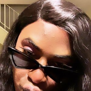 Meet your Posher, Dom